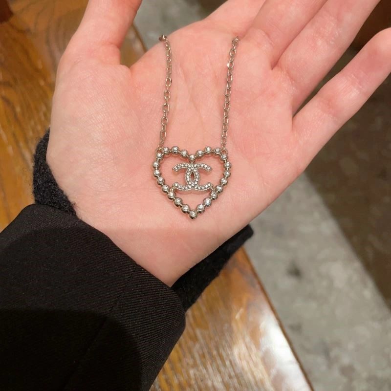 Comfortable Chanel Necklaces 220730