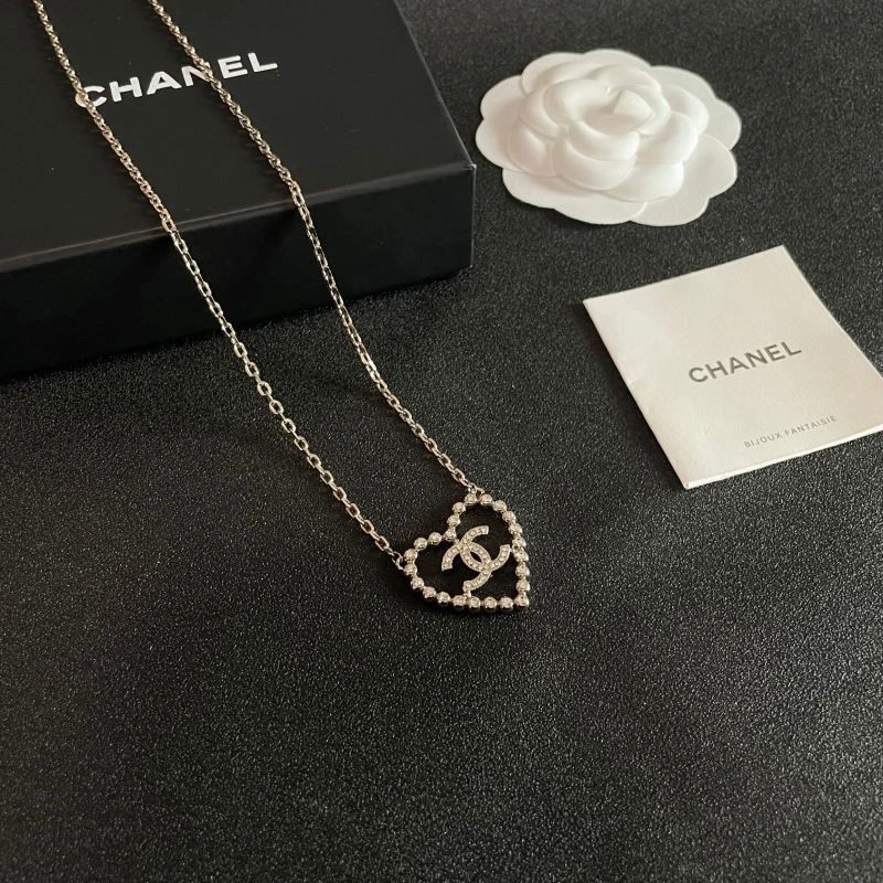 Comfortable Chanel Necklaces 220730