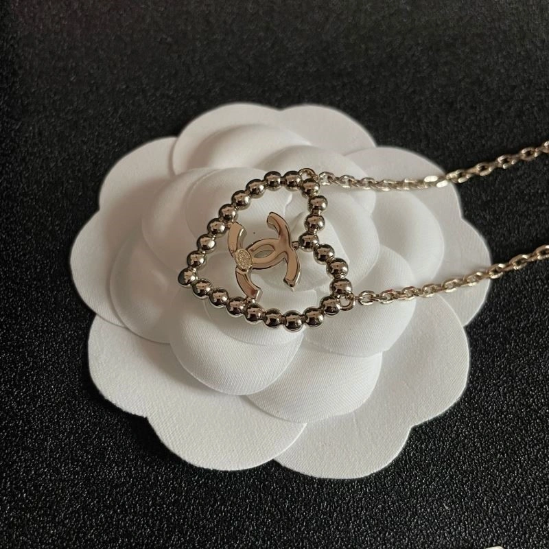 Comfortable Chanel Necklaces 220730