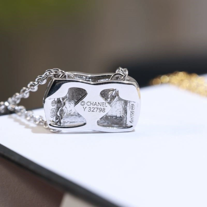 Youthful Chanel Necklaces 220785