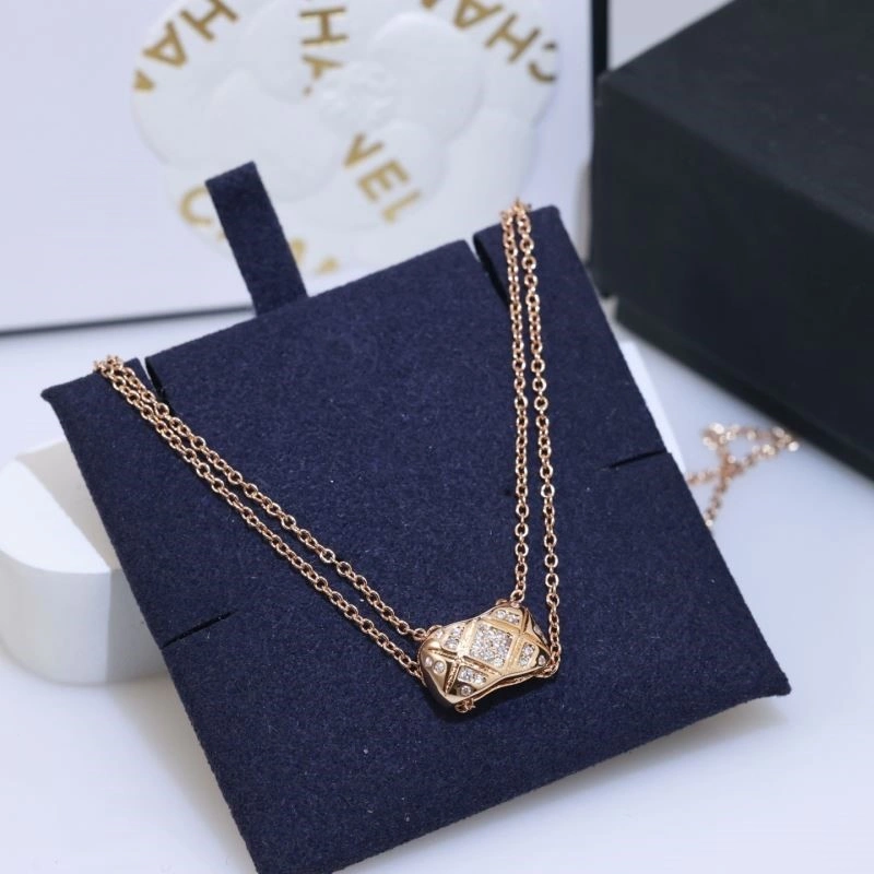 Youthful Chanel Necklaces 220785