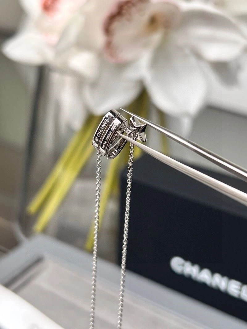 Elegant Chanel Necklaces 220718