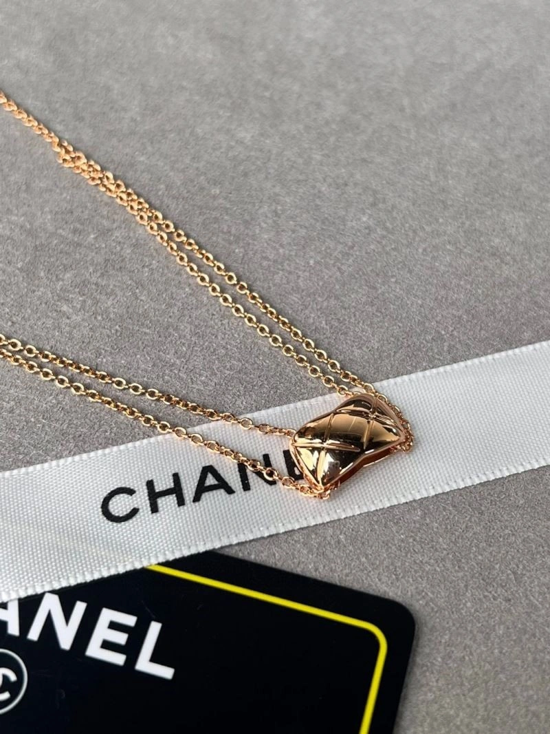 Chanel Necklaces Chic 220726