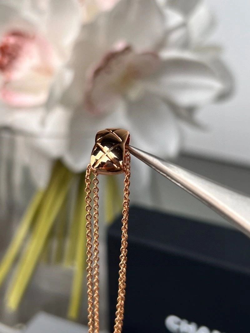 Chanel Necklaces Chic 220726