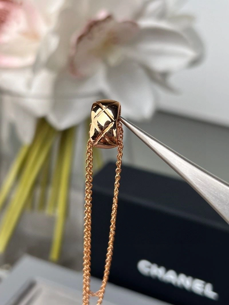 Chanel Necklaces Chic 220726