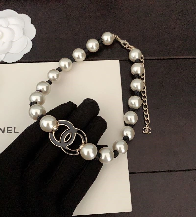 Chanel Necklaces Versatile 220717