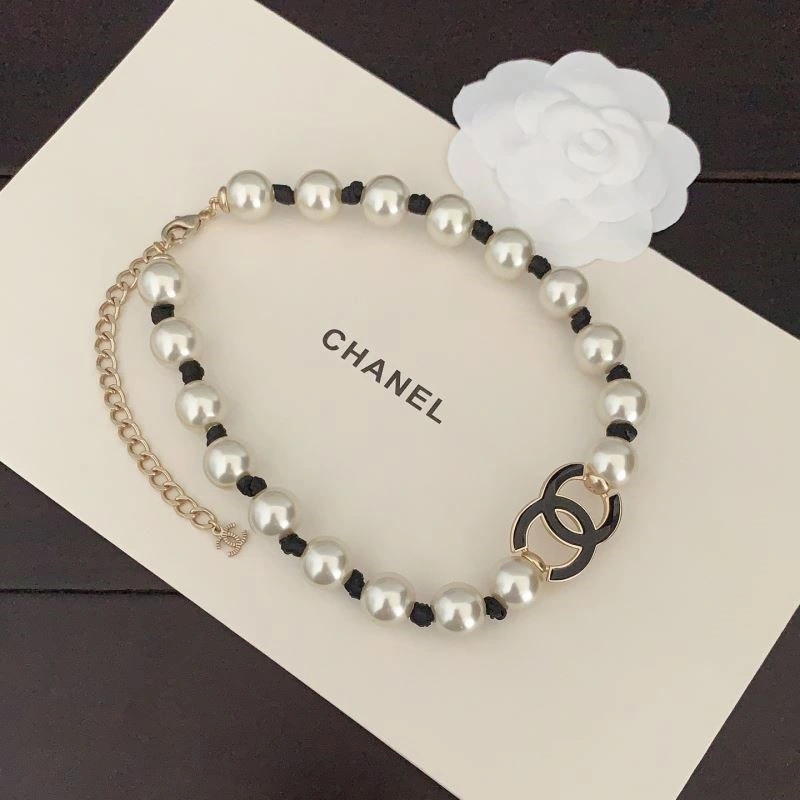 Chanel Necklaces Versatile 220717