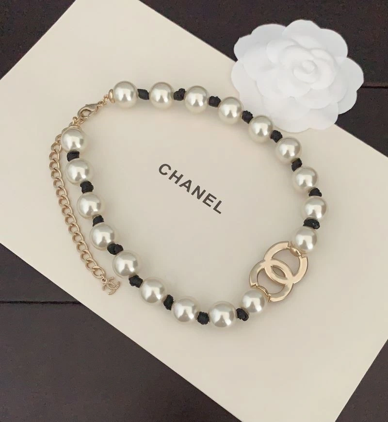 Chanel Necklaces Versatile 220717