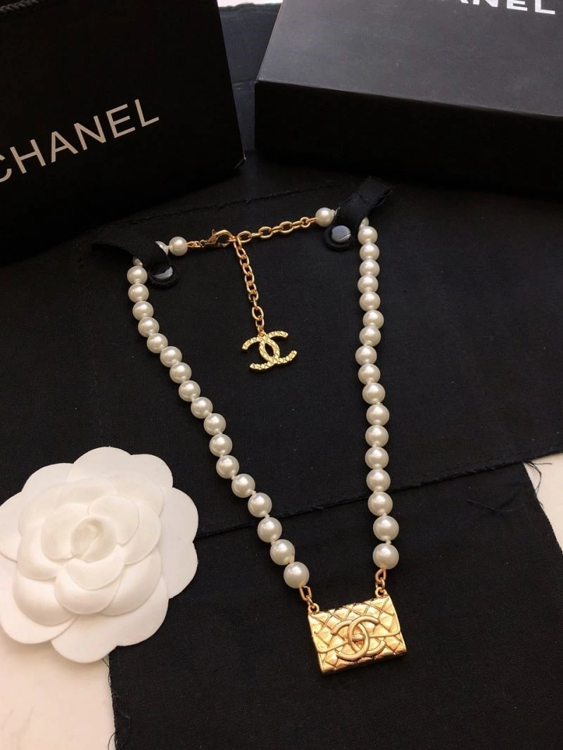 NewStyle Chanel Necklaces 220725