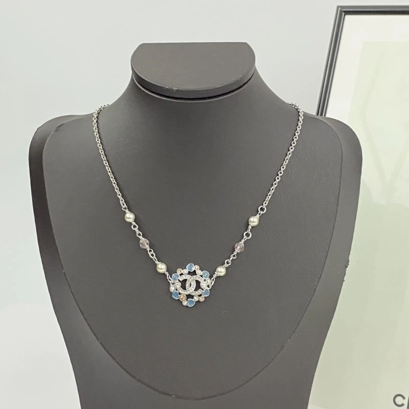 Chanel Necklaces Sophisticated 220698