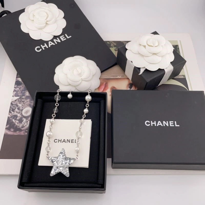 Chanel Necklaces Neat 220711