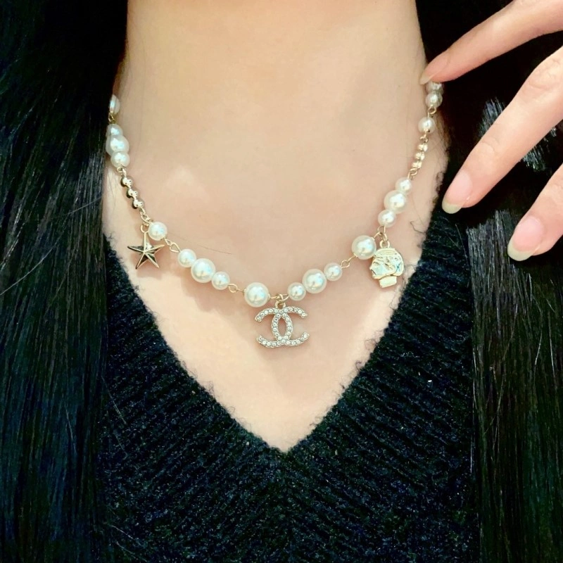 Chanel Necklaces Functional 220630