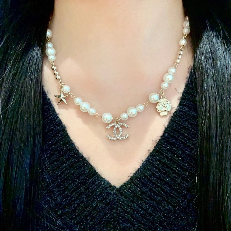 Chanel Necklaces Functional 220630