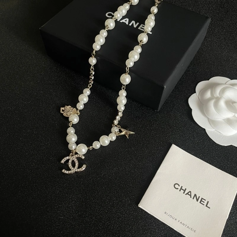 Chanel Necklaces Functional 220630