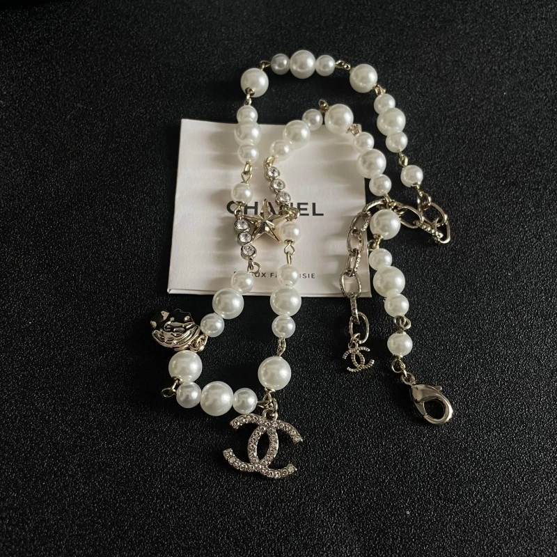 Chanel Necklaces Functional 220630