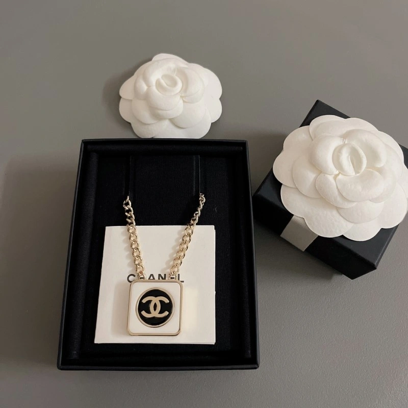 RelaxedFit Chanel Necklaces 220624