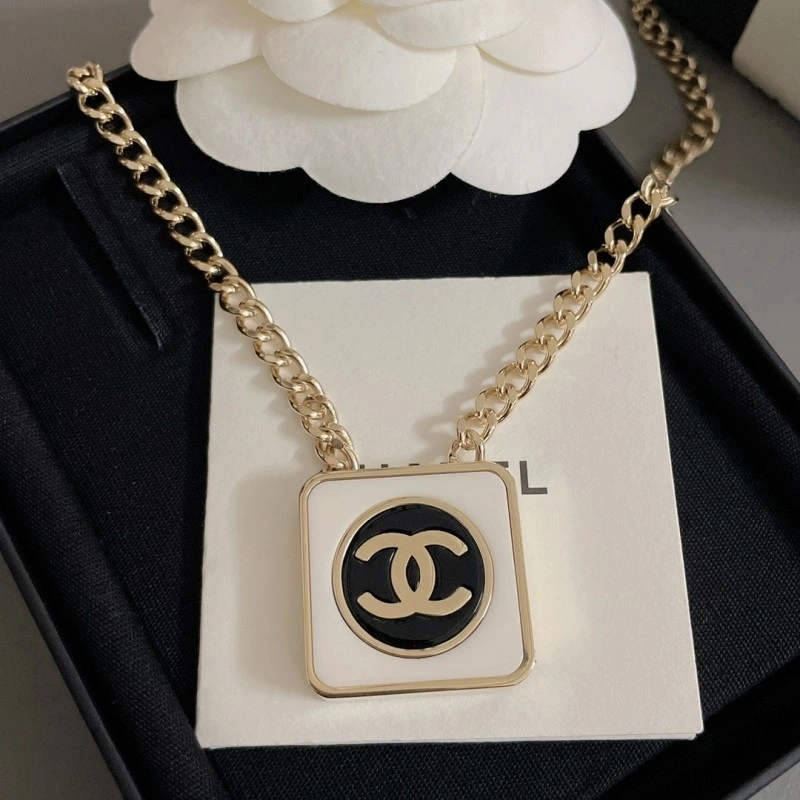 RelaxedFit Chanel Necklaces 220624