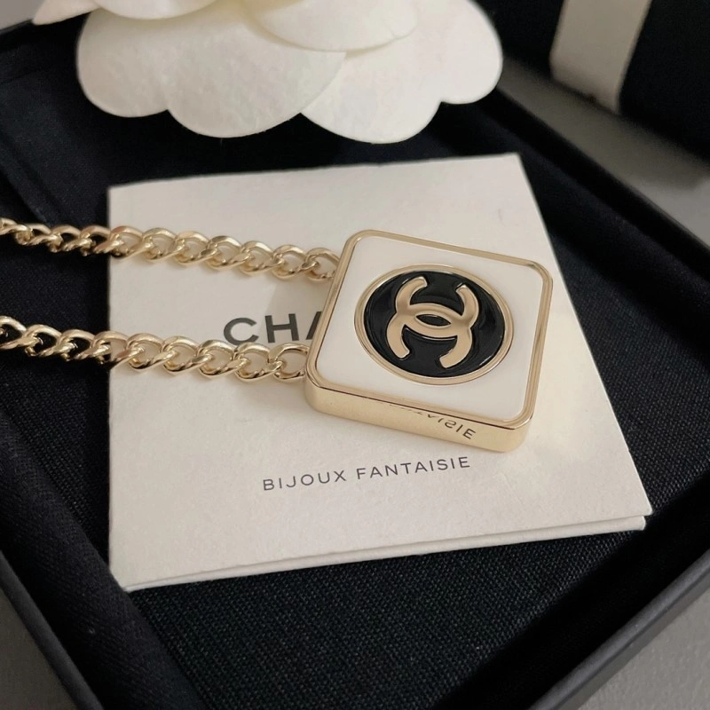 RelaxedFit Chanel Necklaces 220624
