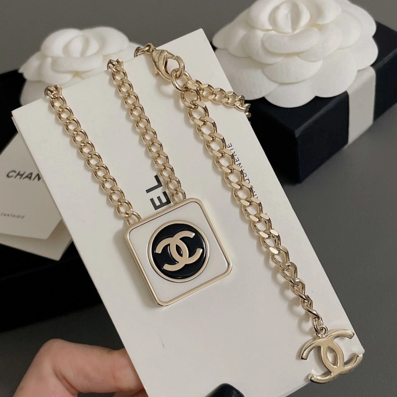 RelaxedFit Chanel Necklaces 220624