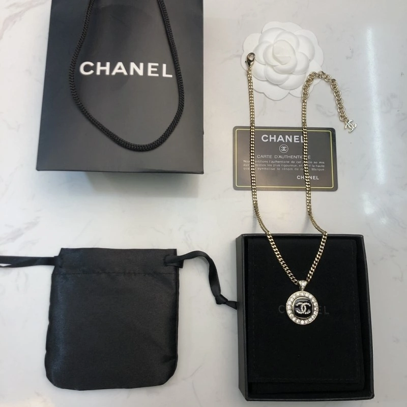 Chanel Necklaces Refined 220612