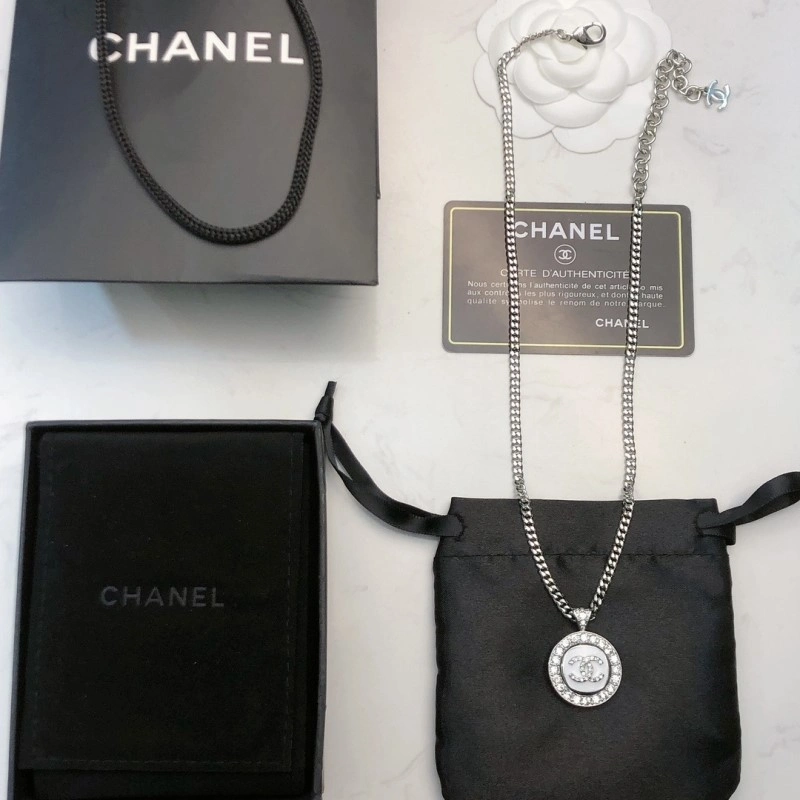 Chanel Necklaces Refined 220612