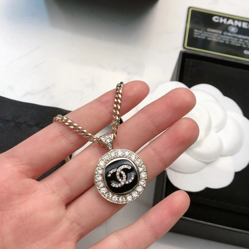 Chanel Necklaces Refined 220612