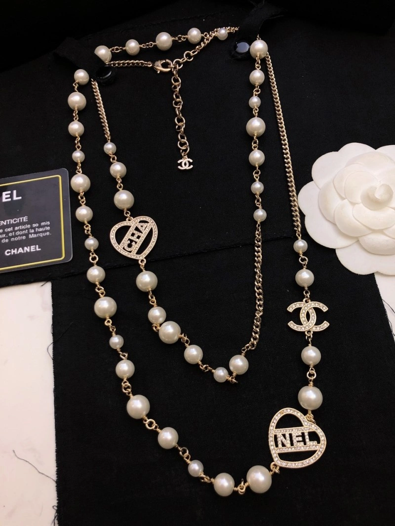 Minimalist Chanel Necklaces 220599