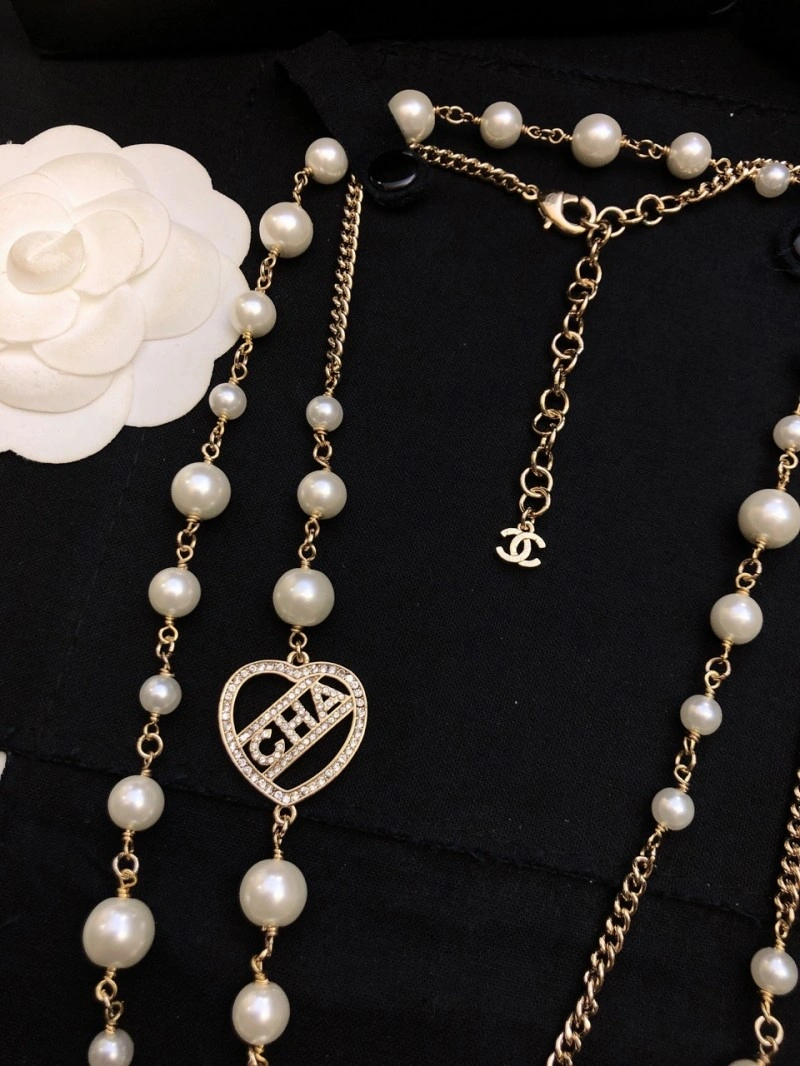 Minimalist Chanel Necklaces 220599