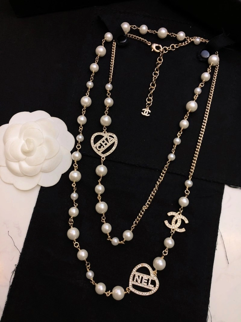 Minimalist Chanel Necklaces 220599
