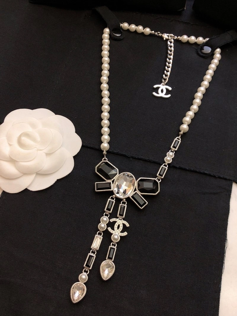 Chanel Necklaces Trendsetting 220607