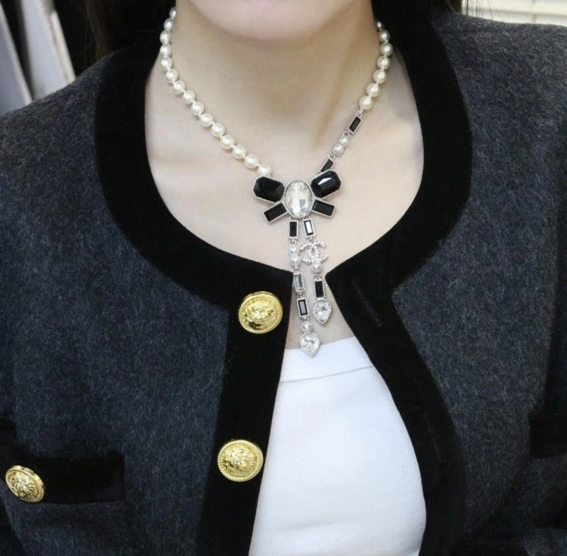 Chanel Necklaces Trendsetting 220607