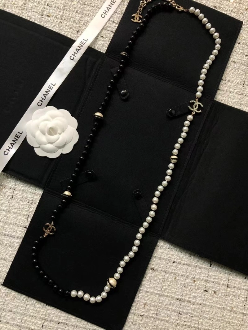 Effortless Chanel Necklaces 220603
