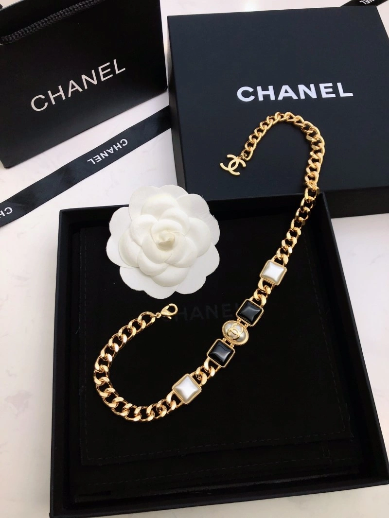 Chanel Necklaces Trendsetting 220614