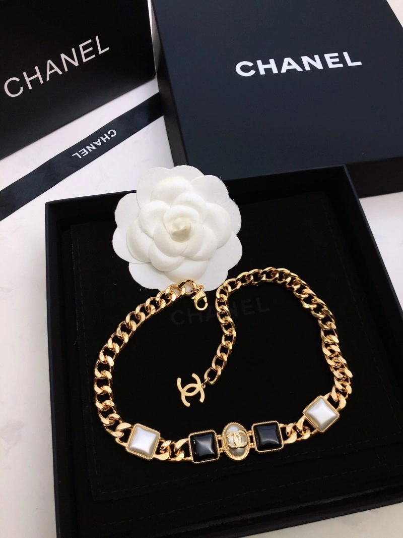 Chanel Necklaces Trendsetting 220614