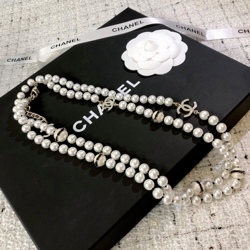 Vibrant Chanel Necklaces 220598