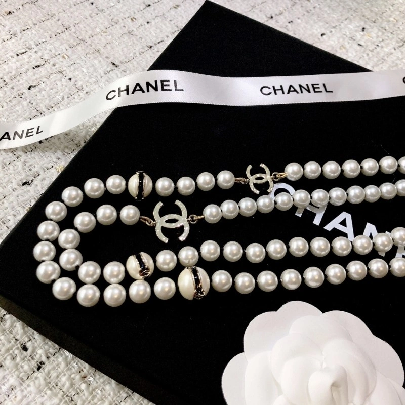 Vibrant Chanel Necklaces 220598