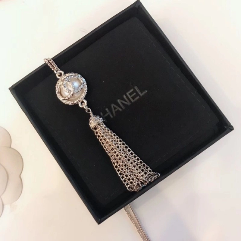 Chanel Necklaces Refined 220600