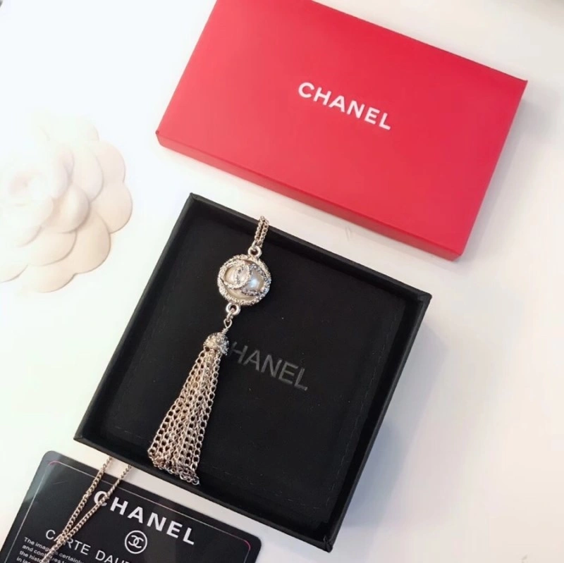 Chanel Necklaces Refined 220600
