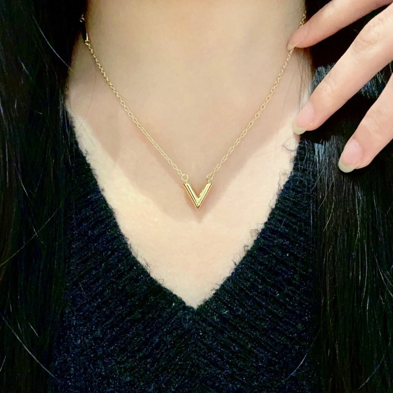 Affordable Chanel Necklaces 220581