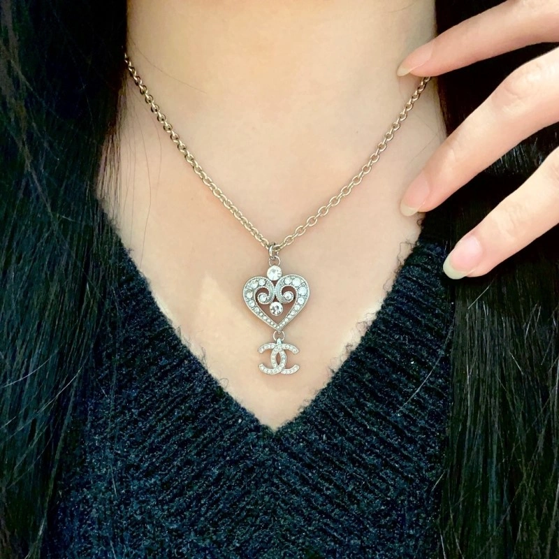 Affordable Chanel Necklaces 220586