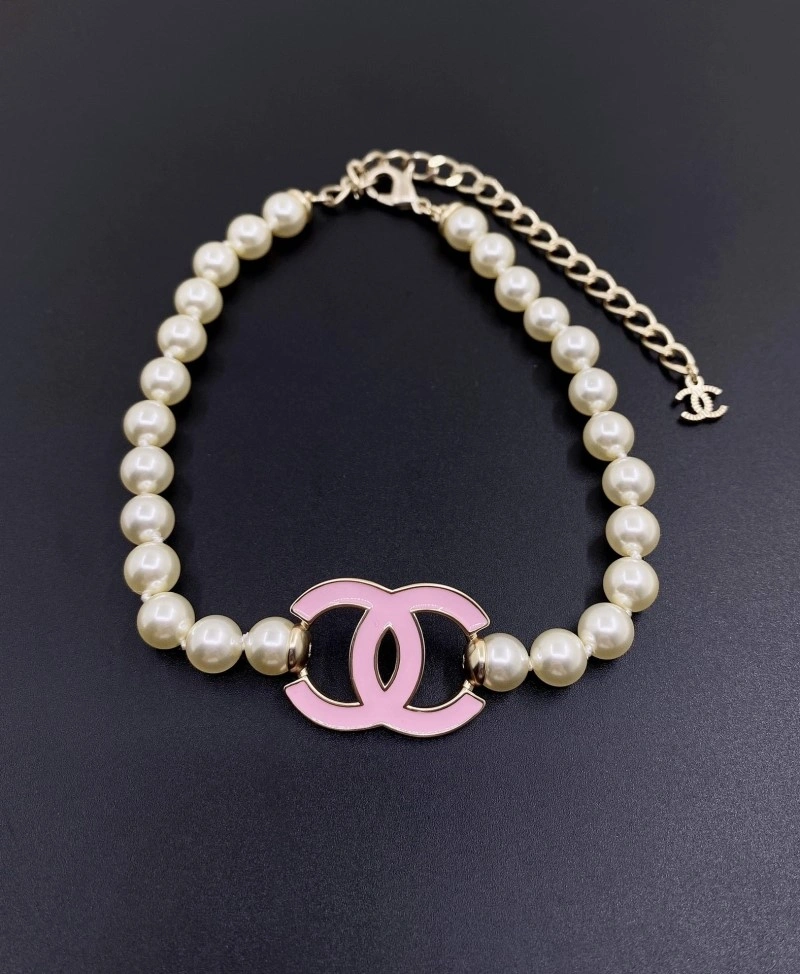 Compact Chanel Necklaces 220572