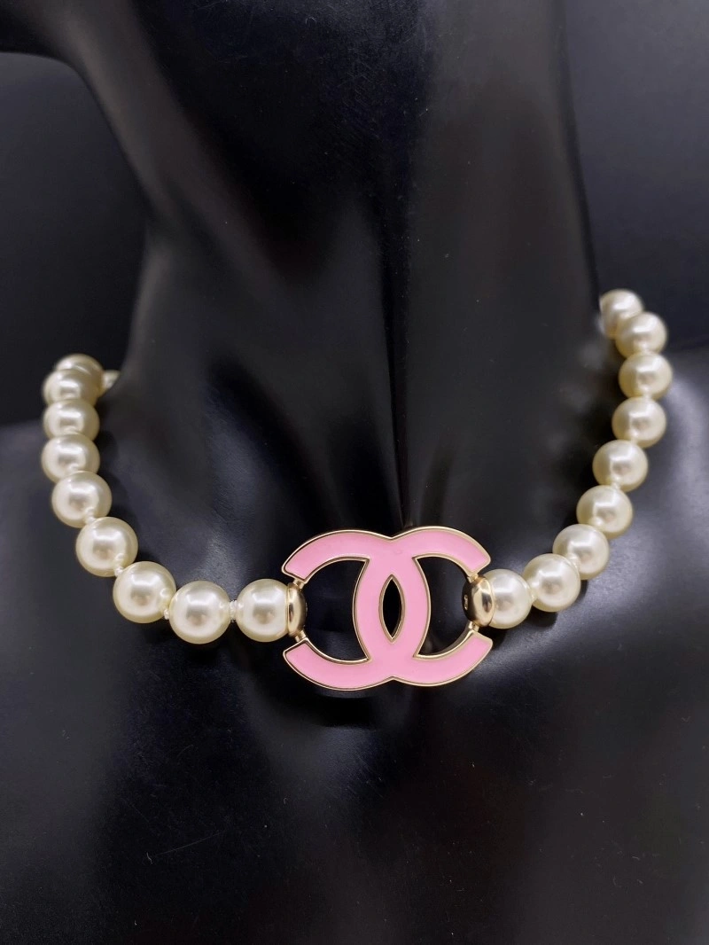 Compact Chanel Necklaces 220572