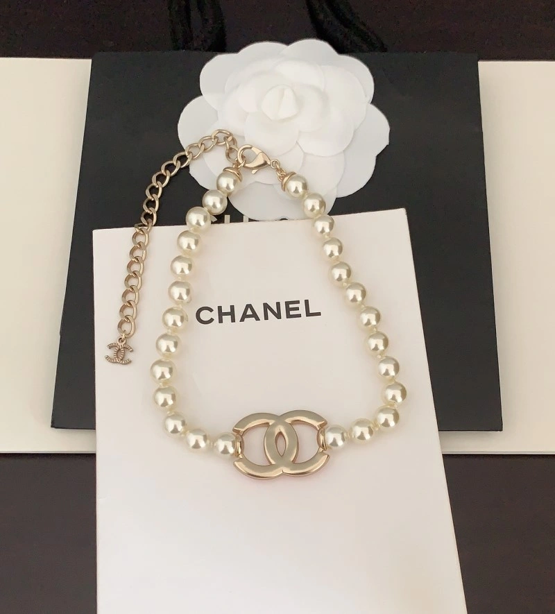 Compact Chanel Necklaces 220572
