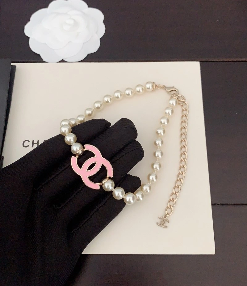 Compact Chanel Necklaces 220572