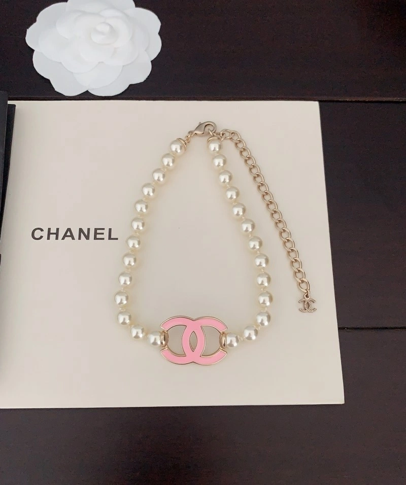 Compact Chanel Necklaces 220572
