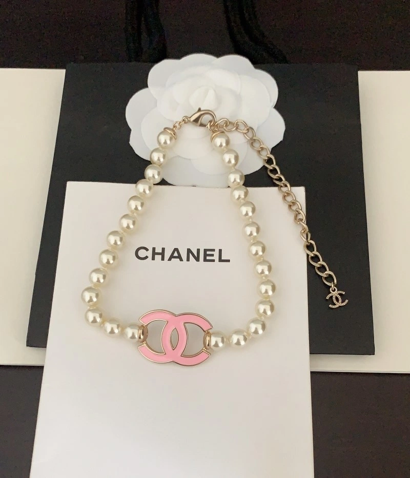 Compact Chanel Necklaces 220572