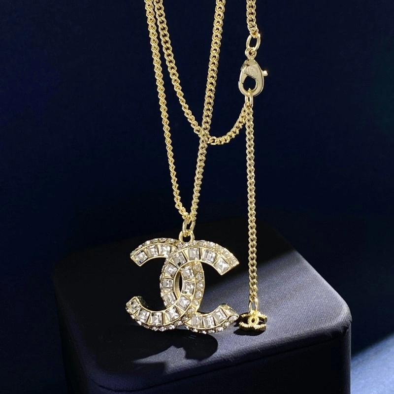 EyeCatching Chanel Necklaces 220542
