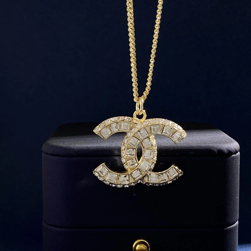 EyeCatching Chanel Necklaces 220542