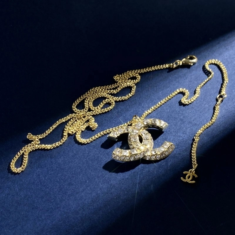 EyeCatching Chanel Necklaces 220542