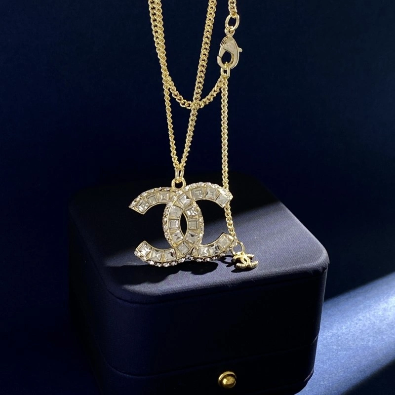 EyeCatching Chanel Necklaces 220542